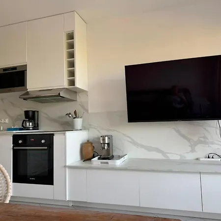 Apartment 19 Les Carolines 2 *
